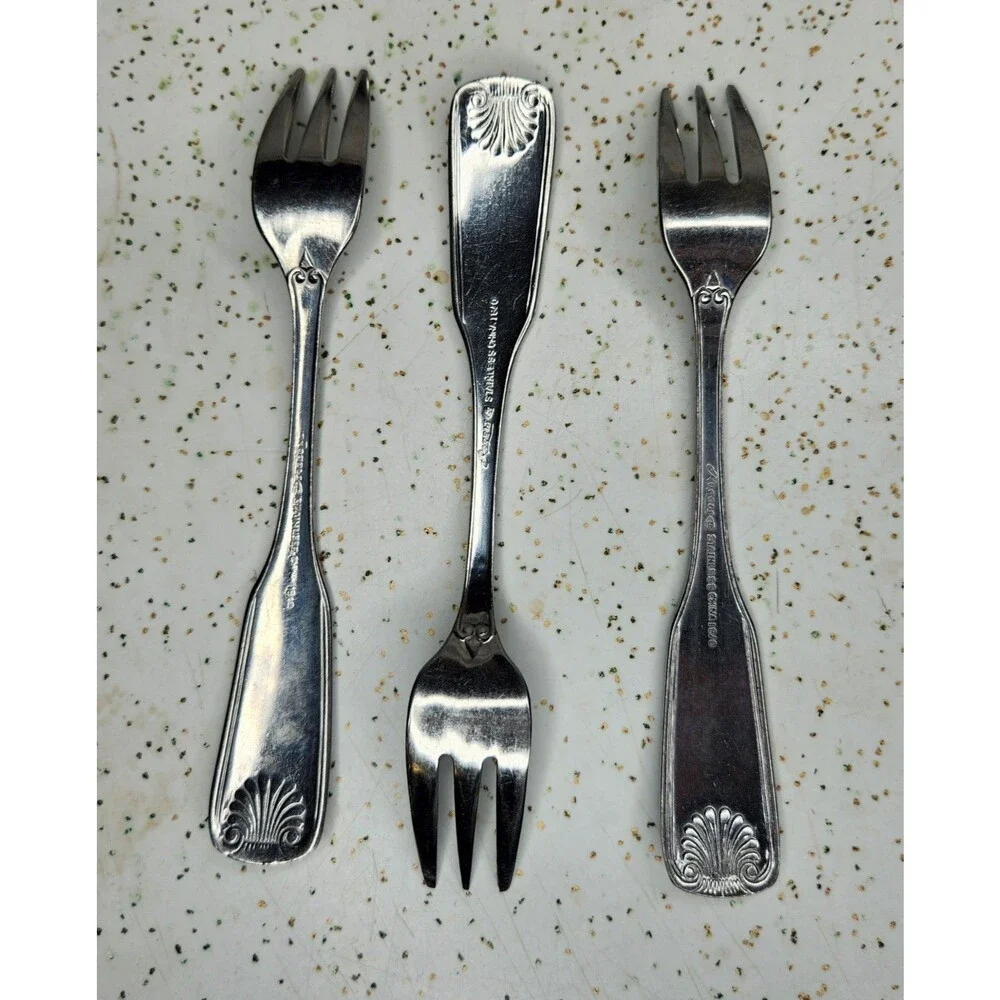 Rogers Stainless Antique Shell Stanley Roberts 18/0 Flatware Silverware 13 Pcs